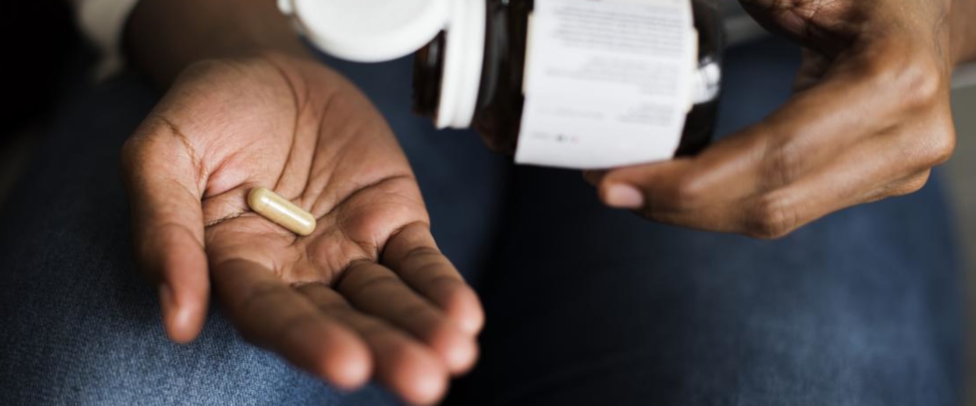Who Needs to Take a Collagen Supplement? A Comprehensive Guide